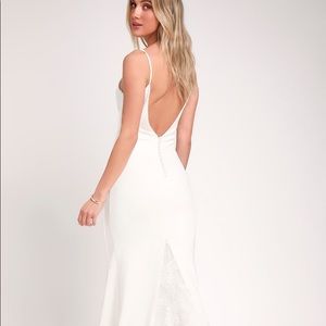 👰Lulu’s Taliana White Lace Button Back Maxi Dress